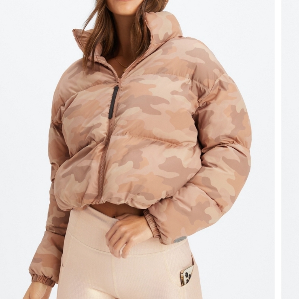 Fabletics Wander Cropped Puffer‎ Camo Coat Size Small
